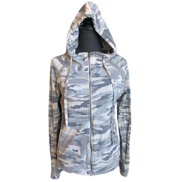 san francisco city lights Tops - San Francisco City Lights Gray Camo Zip Up Hoodie Women’s Small